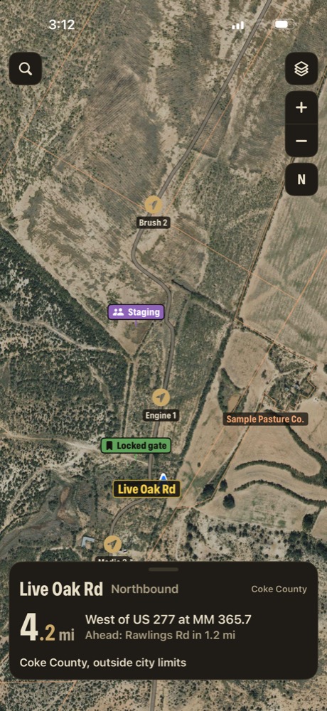 A grass fire scene in Coke County: Brush 2, a Staging pin, Engine 1, a Locked gate pin and Medic 3 on Live Oak Rd, with Sample owner names, 4.2 miles west of US 277 at mile marker 365.7